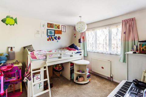 8 Penny Drive, Wood Street Village, Guildford, GU3 3DJ