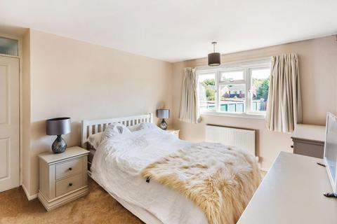 8 Penny Drive, Wood Street Village, Guildford, GU3 3DJ