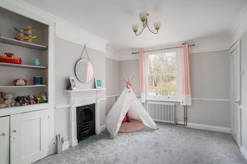 Deepdene Rickford, Worplesdon, Guildford, GU3 3PQ