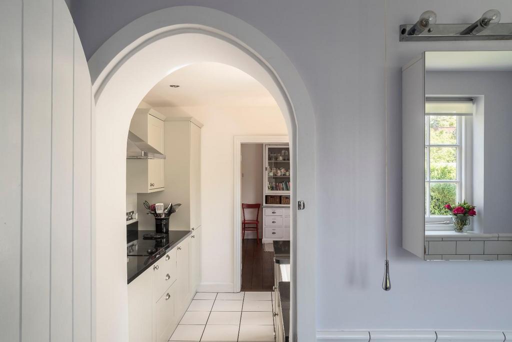 011 27 Cooper Rd, Guildford Hazeldine 20190627 MH1