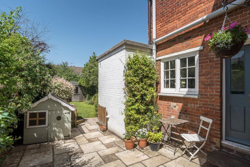 019 27 Cooper Rd, Guildford Hazeldine 20190627 MH1