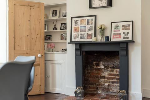 27 Cooper Road, Guildford, GU1 3LY