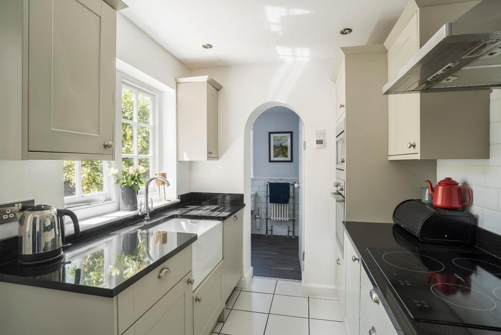 008 27 Cooper Rd, Guildford Hazeldine 20190627 MH1