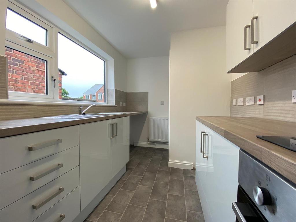Mount Pleasant, Quarry Bank, Brierley Hill, DY5 2YZ 2 bed terraced