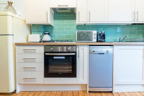 1 bedroom flat to rent, Leven's Close, Tollcross, Edinburgh, EH3