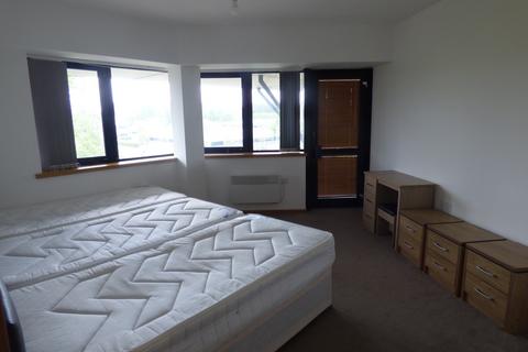 undefined, The Quadrant, Westlea SN5