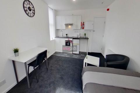 1 bedroom in a house share to rent, Gildabrook Road, Salford, Manchester