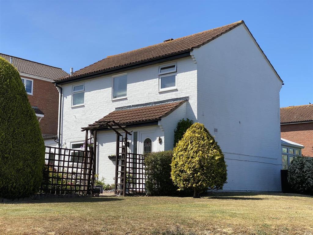 Winterbourne Close, Hastings 3 bed detached house £360,000