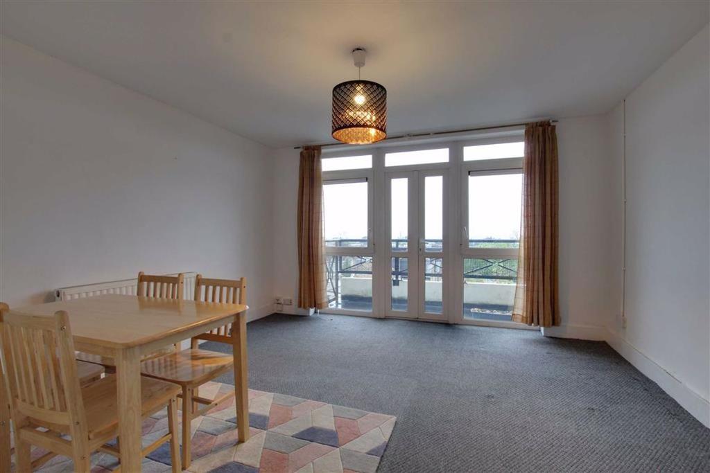 Grosvenor Park Road, Walthamstow 2 bed flat £1,350 pcm (£312 pw)