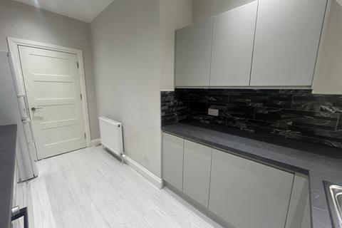 2 bedroom flat to rent, Wallace Street, Stirling Town, Stirling, FK8