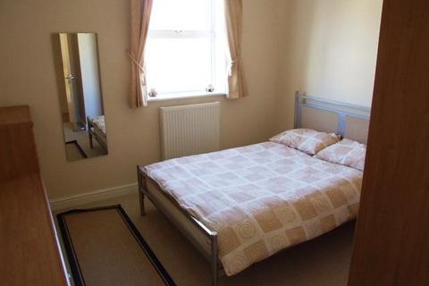 2 bedroom flat to rent, Holyrood Avenue, Lodge moor, Sheffield, S10