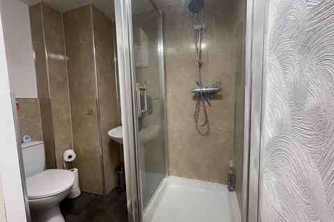 undefined, Rooms to rent 71 Broxholme Lane, Doncaster DN1 2LN