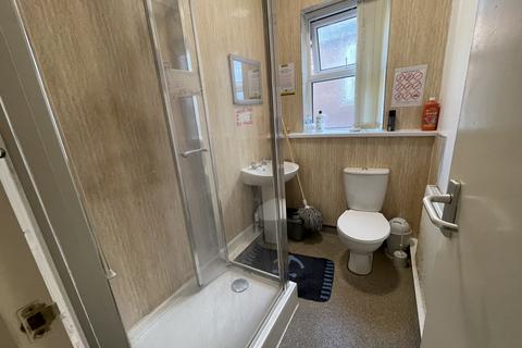 undefined, Rooms to rent 71 Broxholme Lane, Doncaster DN1 2LN