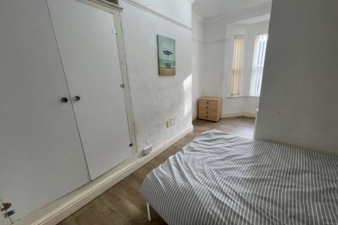 undefined, Rooms to rent 71 Broxholme Lane, Doncaster DN1 2LN