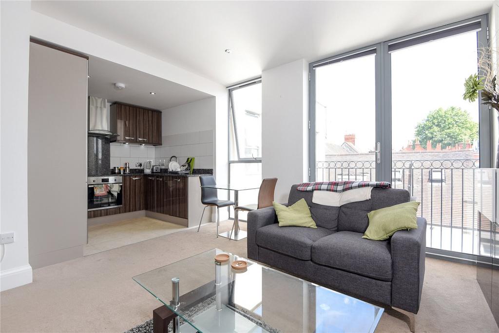 Living/Dining Area