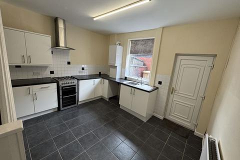 2 bedroom terraced house to rent, Robinson Street, Horwich