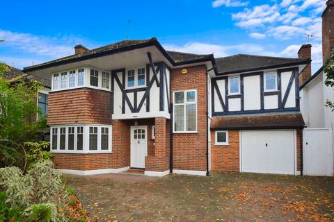 4 bedroom detached house to rent, Ellesmere Road, East Twickenham, Middlesex