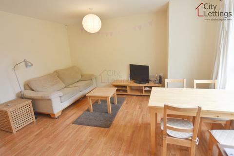 2 bedroom flat to rent, Aragon Court