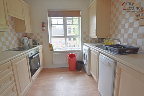 2 bedroom flat to rent, Aragon Court