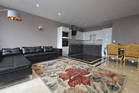 3 bedroom apartment to rent, 13 Western Gateway, Royal Victoria Docks E16