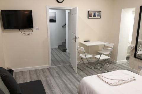 Studio to rent - Lancaster Gate, Paddington  W2