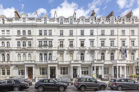 2 bedroom ground floor flat to rent, Queens Gate Terrace, South Kensington SW7