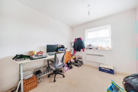 2 bedroom apartment to rent, Sunbury,  Sunbury-on-thames,  TW16