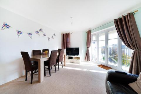 2 bedroom apartment to rent, Sunbury,  Sunbury-on-thames,  TW16