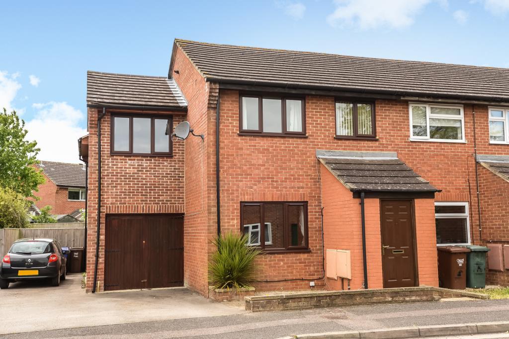 Glory Farm, Bicester, OX26 4 bed end of terrace house £1,500 pcm (£