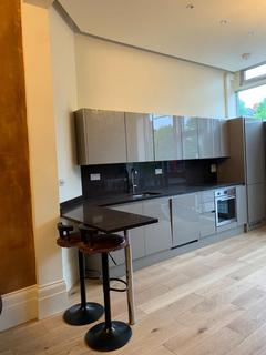 2 bedroom flat to rent, London N19