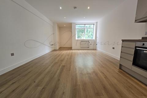 Studio to rent, Coronation Road, Basingstoke, RG21