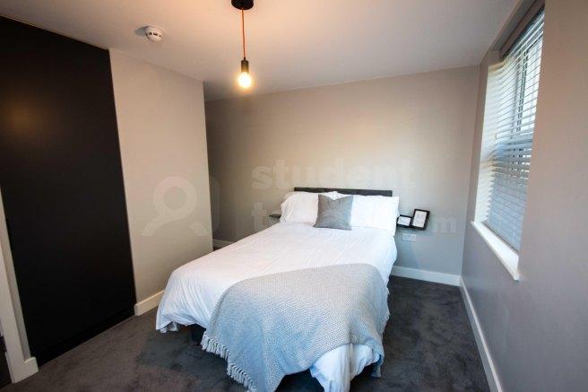 Broomfield road cv5 6jw 917226