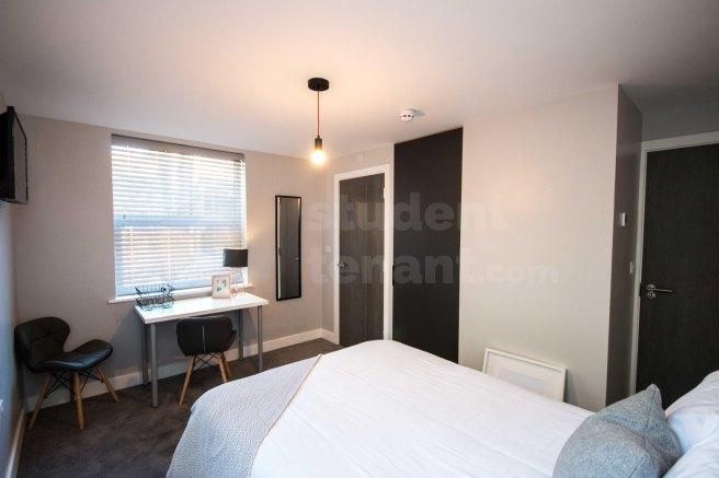 Broomfield road cv5 6jw 917228
