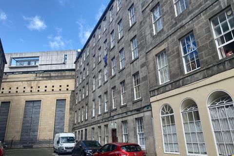 5 bedroom flat to rent, Brighton Street, Old Town, Edinburgh, EH1
