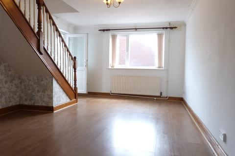 2 bedroom semi-detached house to rent, Kenwood Avenue