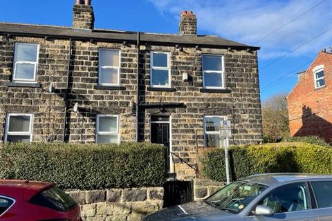 3 bedroom terraced house to rent, Cross Chapel Street, Leeds