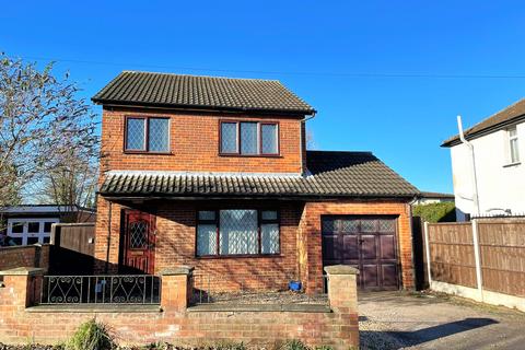 4 bedroom detached house to rent, House Lane, Arlesey, SG15