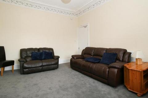 4 bedroom flat to rent, Forrest Road, Meadows, Edinburgh EH1