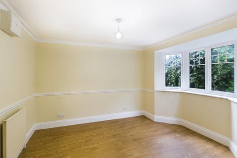 1 bedroom apartment to rent, Maison Dieu Road, Dover