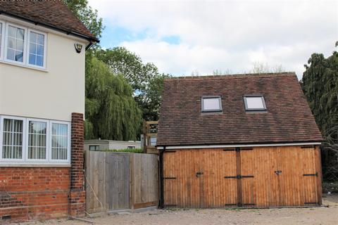 1 bedroom maisonette to rent, , Main Road, Margaretting, Essex, CM4