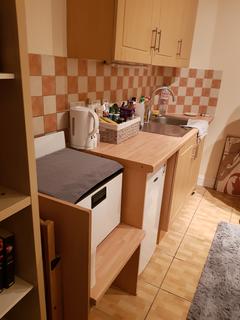1 bedroom in a house share to rent, STERNE STREET, SHEPHERDS BUSH, LONDON W12