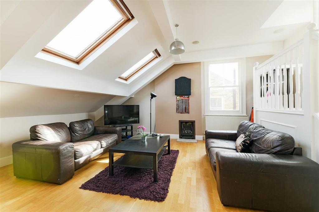 Edge Hill, London 3 bed apartment to rent £3,000 pcm (£692 pw)