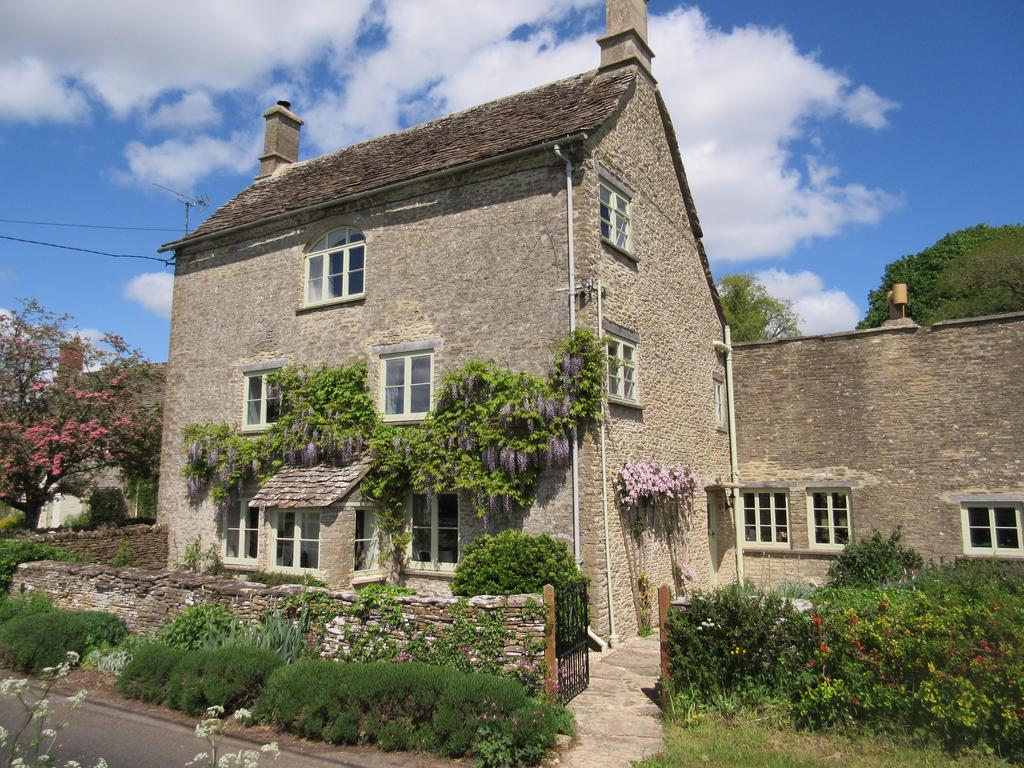 Ampney St. Mary, Cirencester, Gloucestershire, GL7 4 bed detached house