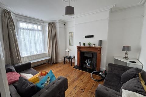 6 bedroom terraced house to rent, Rochester Street, Chatham, ME4
