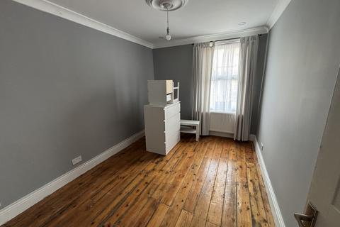 6 bedroom terraced house to rent, Rochester Street, Chatham, ME4