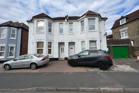 4 bedroom apartment to rent, The Polygon, Polygon, Southampton, SO15