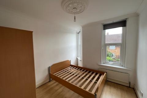 4 bedroom apartment to rent, The Polygon, Polygon, Southampton, SO15