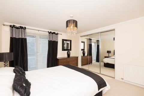 2 bedroom flat to rent, Broomhill Road, Aberdeen, AB10