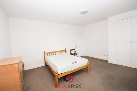 3 bedroom flat to rent, Linburn House, Kilburn,  NW6