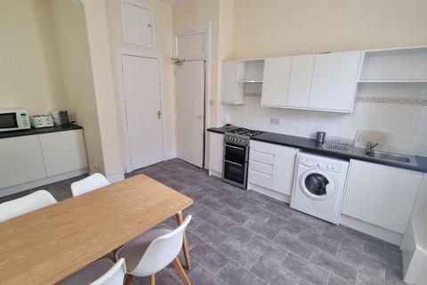 3 bedroom flat to rent, Dundee Terrace, Polwarth, Edinburgh, EH11